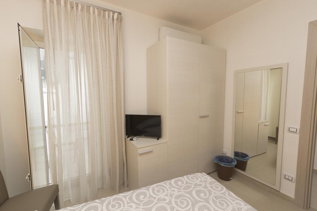 Double Room with Patio,993704026:JPEG